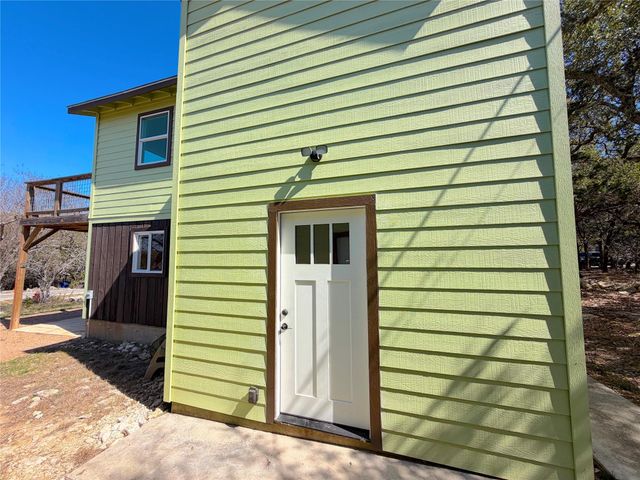 614 Red Oak Woods, Canyon Lake, TX 78133