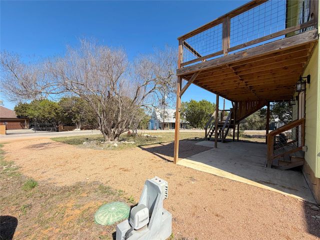 614 Red Oak Woods, Canyon Lake, TX 78133