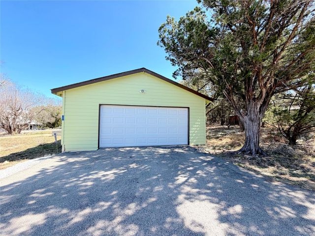 614 Red Oak Woods, Canyon Lake, TX 78133