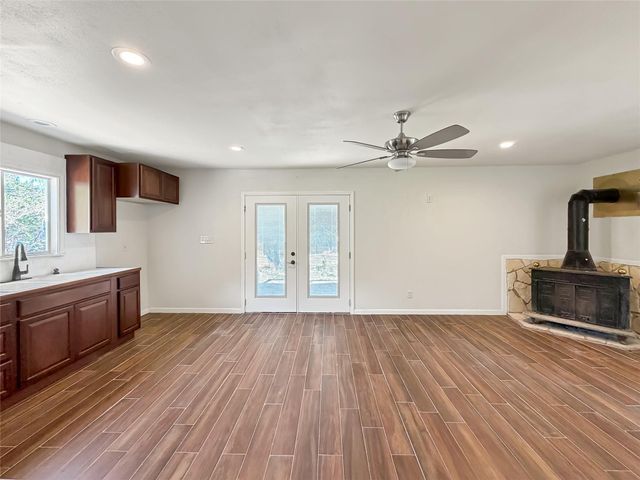 614 Red Oak Woods, Canyon Lake, TX 78133