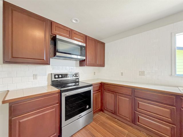 614 Red Oak Woods, Canyon Lake, TX 78133