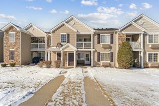 1613 Silverstone Drive 1613, Carpentersville, IL 60110