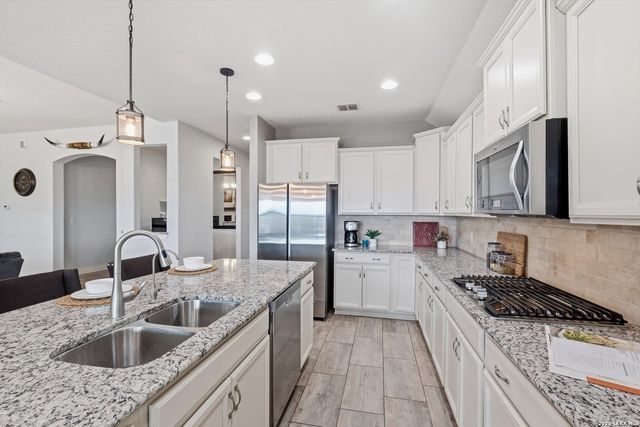 2814 Running Fawn, San Antonio, TX 78261