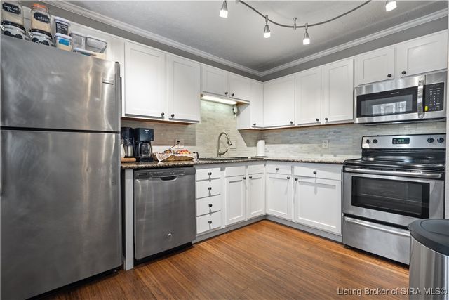 1242 Firwood Court, Jeffersonville, IN 47130