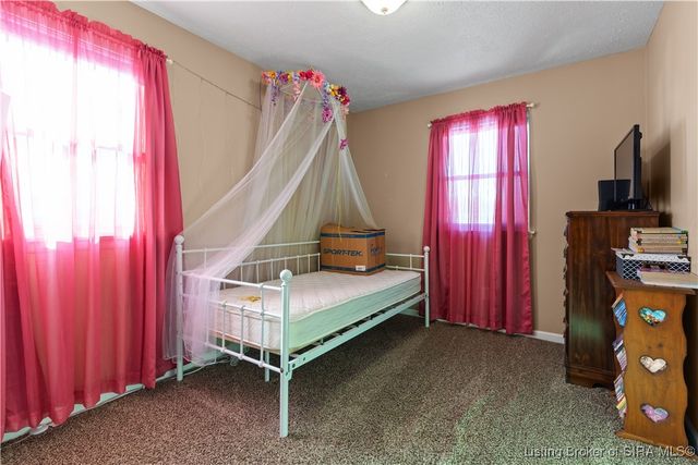 1242 Firwood Court, Jeffersonville, IN 47130