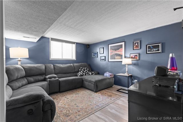 1242 Firwood Court, Jeffersonville, IN 47130