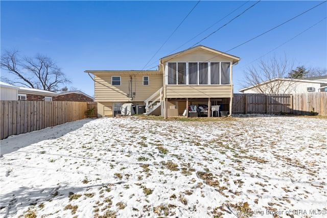 1242 Firwood Court, Jeffersonville, IN 47130