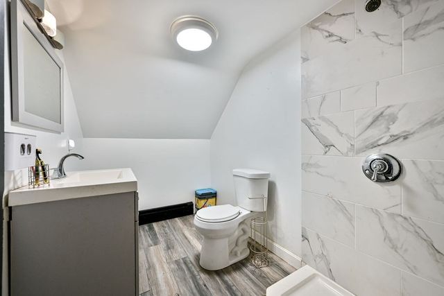 260 Glebe St, Taunton, MA 02780