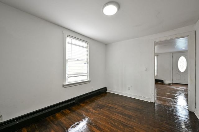 260 Glebe St, Taunton, MA 02780