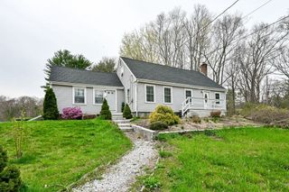 260 Glebe St, Taunton, MA 02780