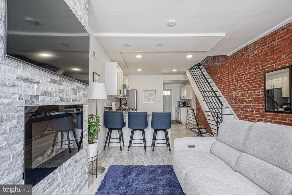 2527 W SEYBERT ST, Philadelphia, PA 19121