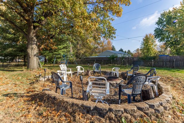 11327 N 550 E 7, Demotte, IN 46310