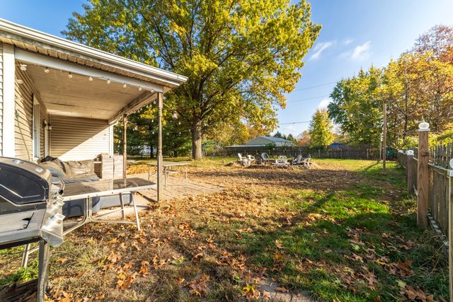 11327 N 550 E 7, Demotte, IN 46310