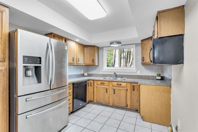 4042 Burns Road, Howell, MI 48855