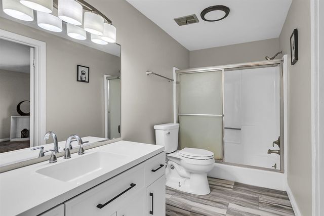 4042 Burns Road, Howell, MI 48855
