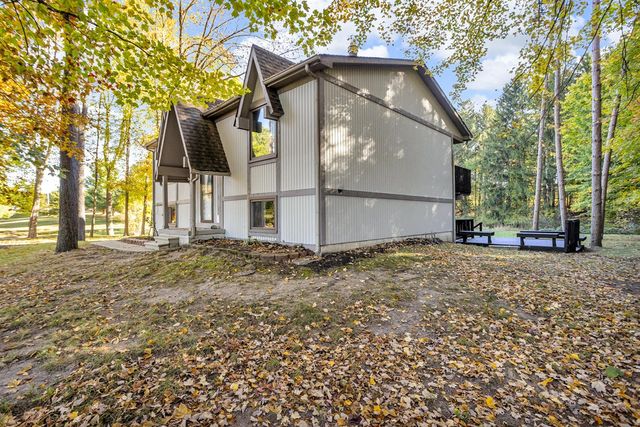 4042 Burns Road, Howell, MI 48855