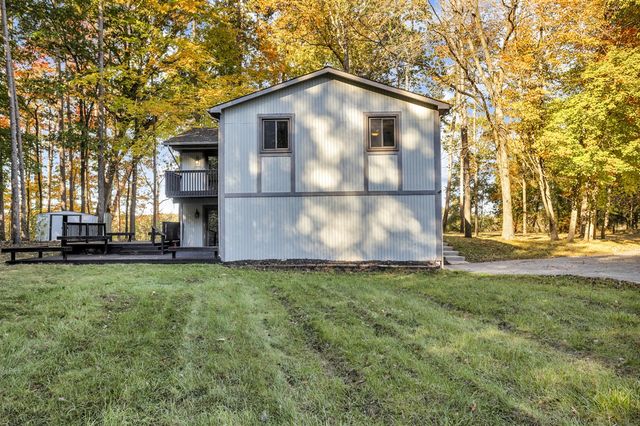 4042 Burns Road, Howell, MI 48855