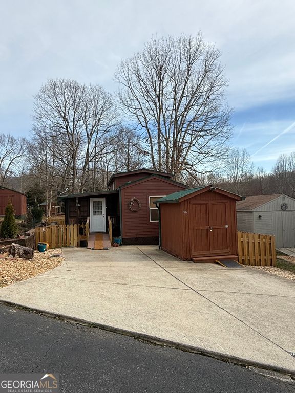 96 Stag Leap Drive, Cleveland, GA 30528