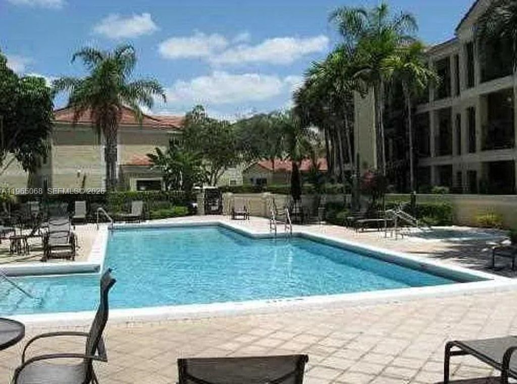 949 Riverside drive 417, Coral Springs, FL 33071