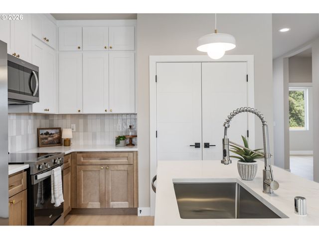 17007 Ne 95TH Cir, Vancouver, WA 98682
