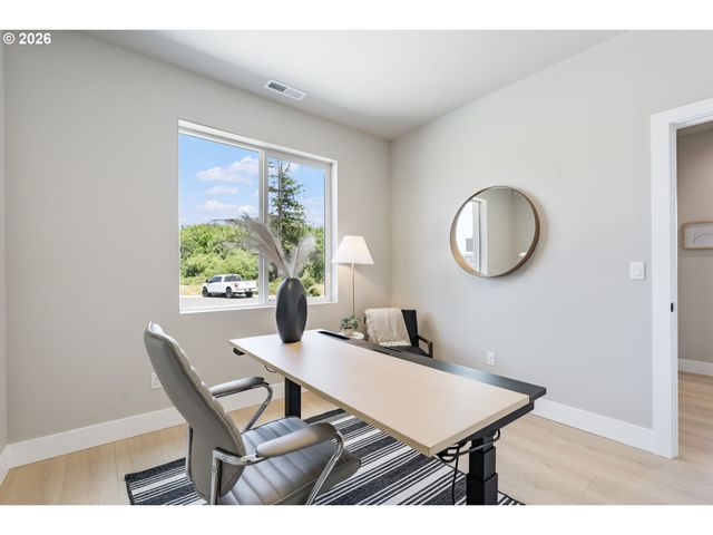 17007 Ne 95TH Cir, Vancouver, WA 98682