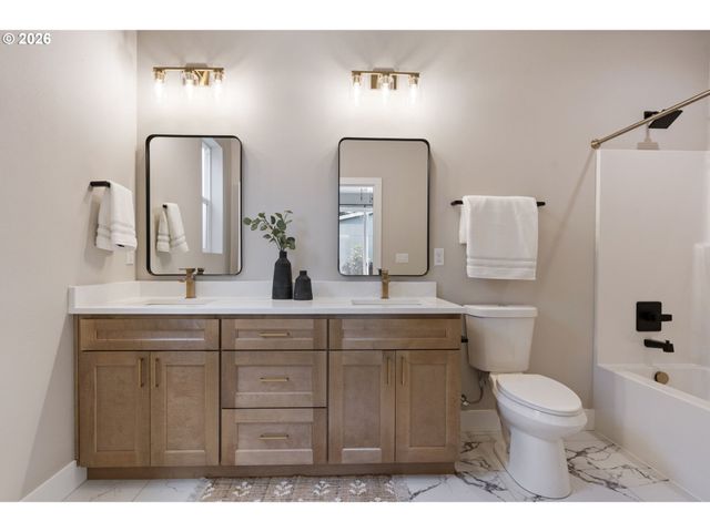 17007 Ne 95TH Cir, Vancouver, WA 98682