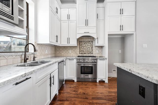 5733 Winsome Lane, Houston, TX 77057
