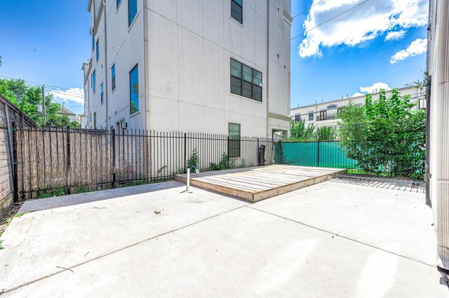 5733 Winsome Lane, Houston, TX 77057