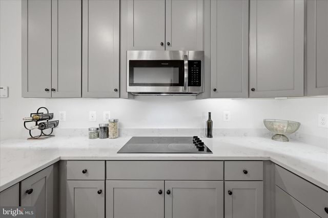 9815 AMES DR, Manassas, VA 20110