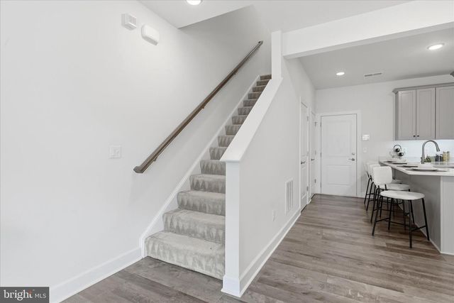 9815 AMES DR, Manassas, VA 20110