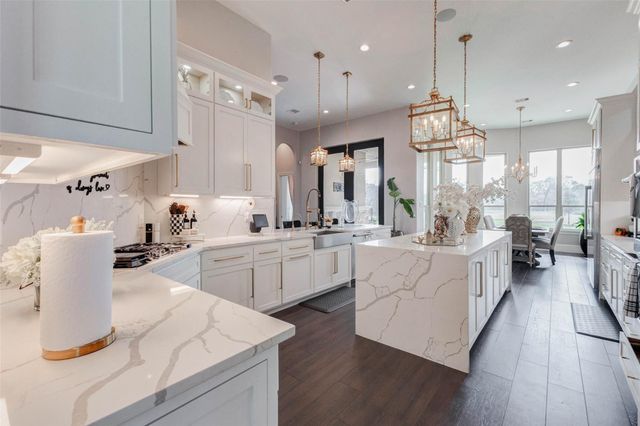 1721 W Fm 1462, Rosharon, TX 77583