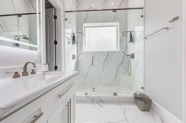 1721 W Fm 1462, Rosharon, TX 77583