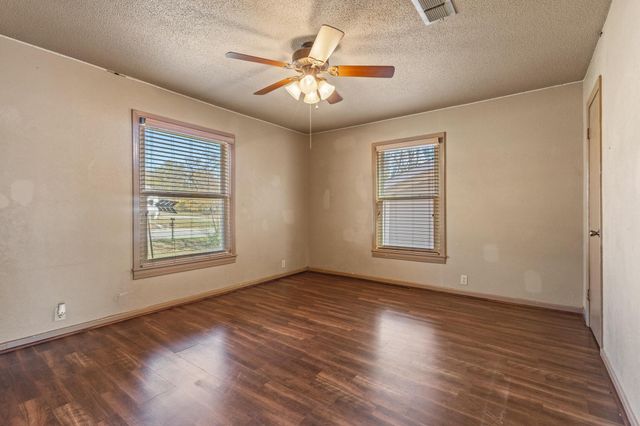 1006 W Texas Street, Denison, TX 75020