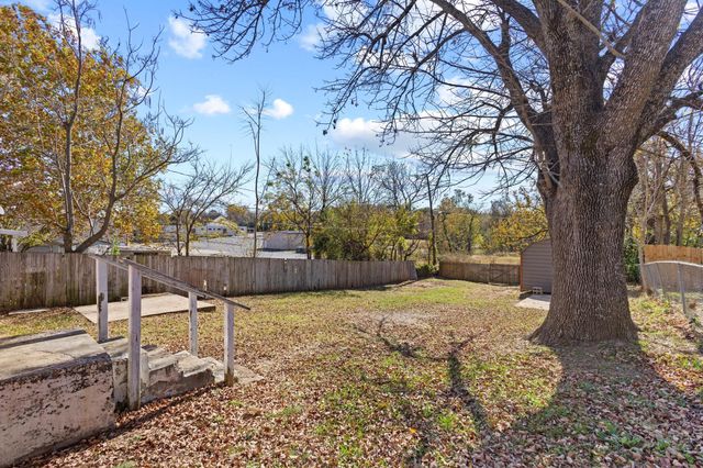 1006 W Texas Street, Denison, TX 75020