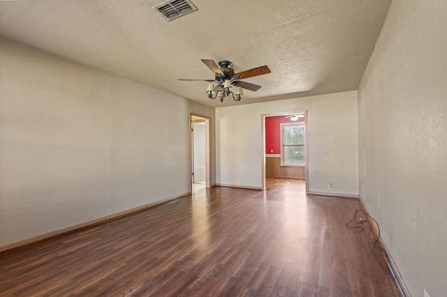 1006 W Texas Street, Denison, TX 75020