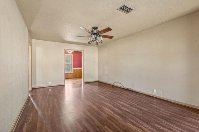 1006 W Texas Street, Denison, TX 75020