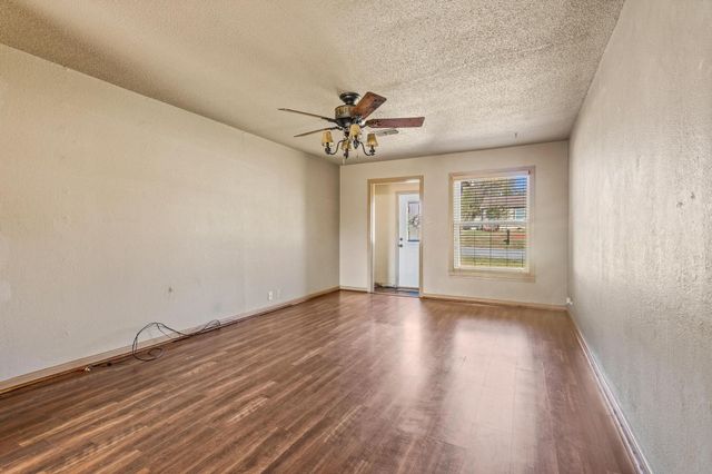 1006 W Texas Street, Denison, TX 75020