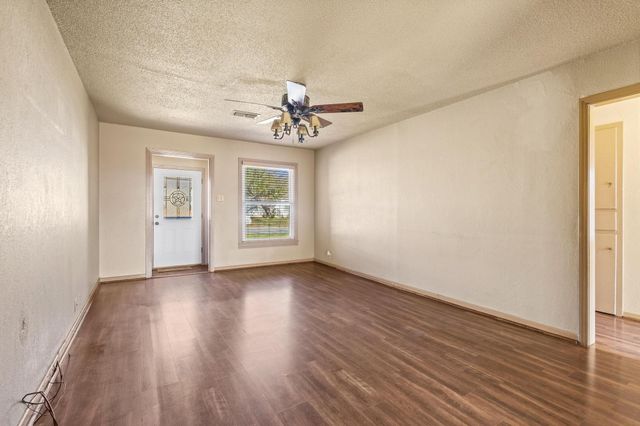 1006 W Texas Street, Denison, TX 75020