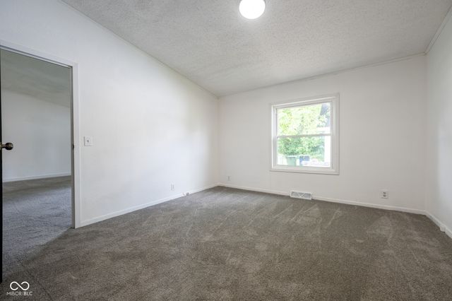 32 Martinsville Street, Greencastle, IN 46135