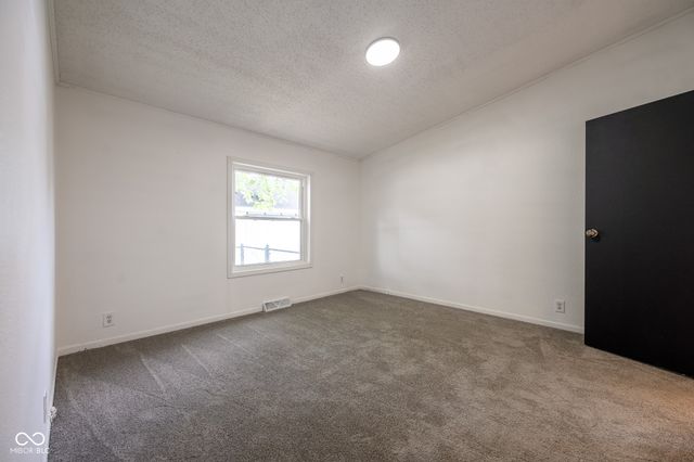 32 Martinsville Street, Greencastle, IN 46135