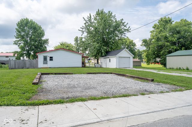 32 Martinsville Street, Greencastle, IN 46135