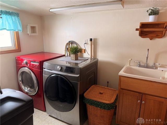 8686 National Road, Brookville, OH 45309