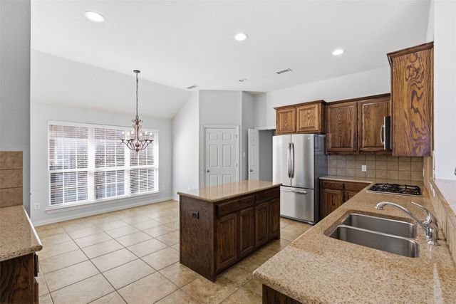 7114 Waterbury Drive, Rowlett, TX 75089