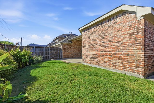 7114 Waterbury Drive, Rowlett, TX 75089