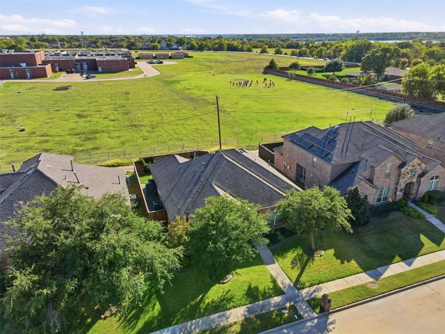 7114 Waterbury Drive, Rowlett, TX 75089