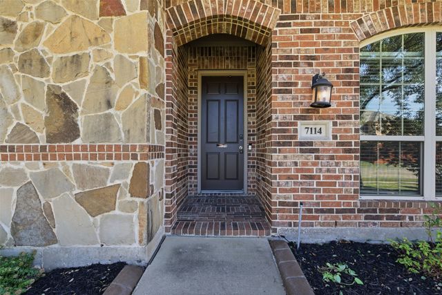 7114 Waterbury Drive, Rowlett, TX 75089