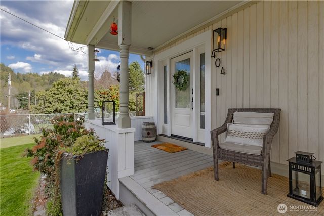 404 Factory Street SE, Orting, WA 98360