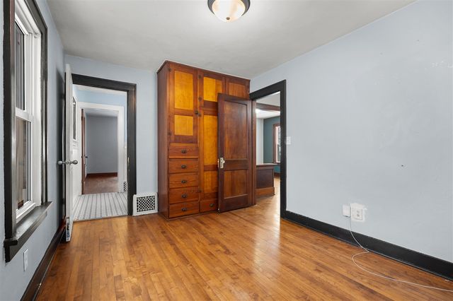 725 Gayle Avenue, Kalamazoo, MI 49048