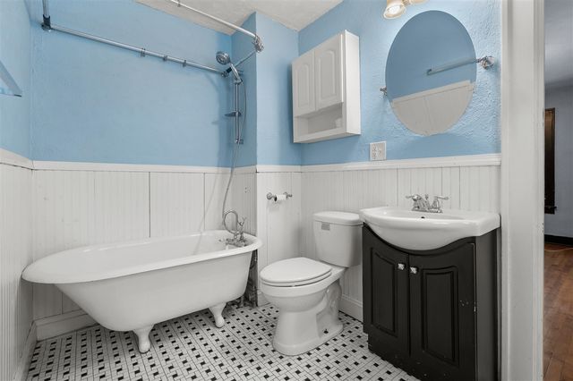 725 Gayle Avenue, Kalamazoo, MI 49048