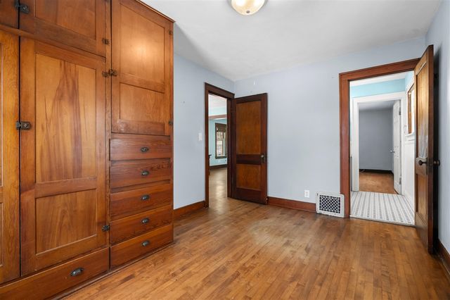 725 Gayle Avenue, Kalamazoo, MI 49048